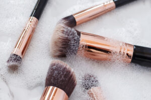 cleaning-foundation-makeup-brushes